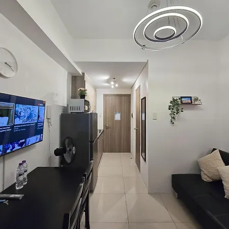 1Br Condotel With Balcony At Fame Residences #Fm43-1
